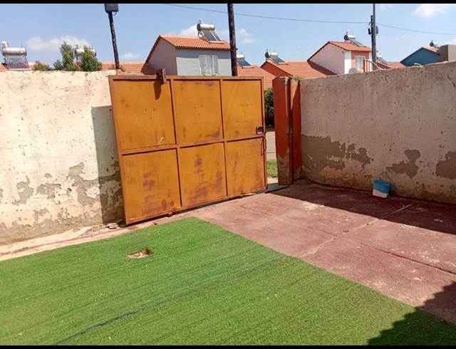 2 BEDROOM HOUSE FOR SALE IN LUFHERENG